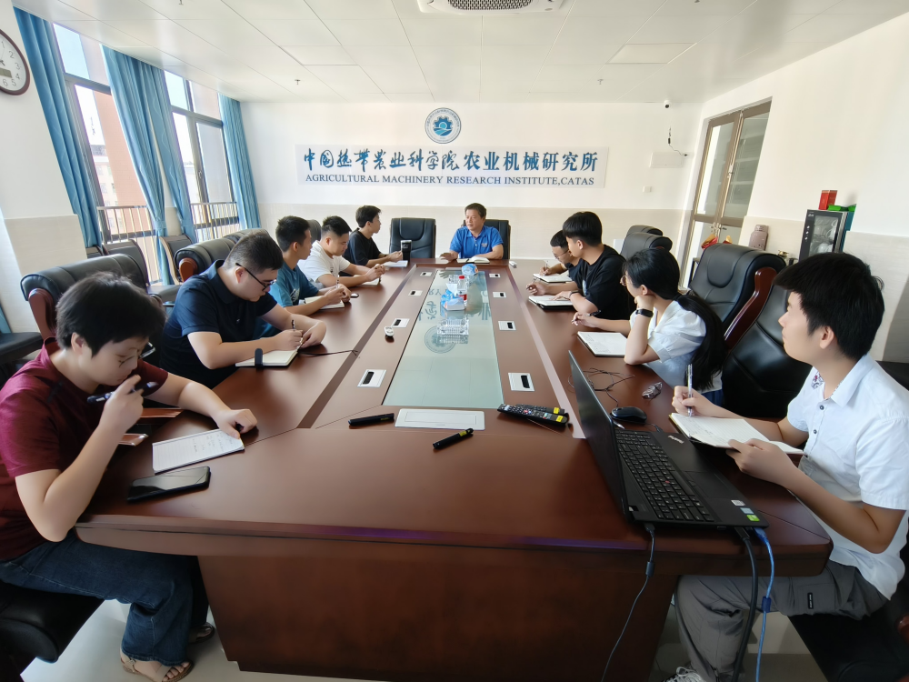 新进职工座谈会_副本.png 新进职工座谈会_副本.png